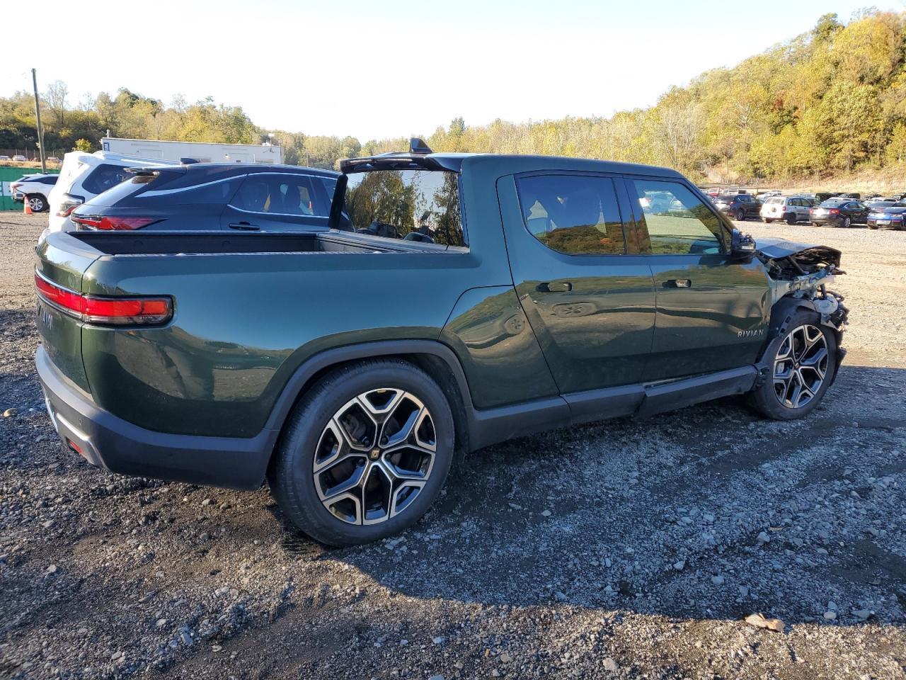 2025 RIVIAN R1t
