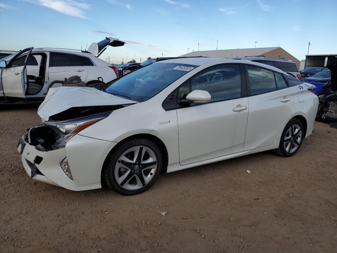2016 TOYOTA PRIUS