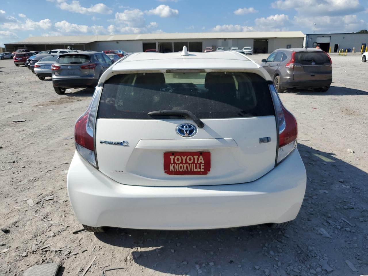 2016 TOYOTA Prius c