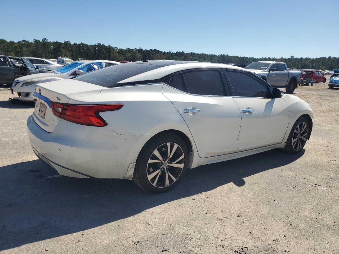 2017 NISSAN Maxima