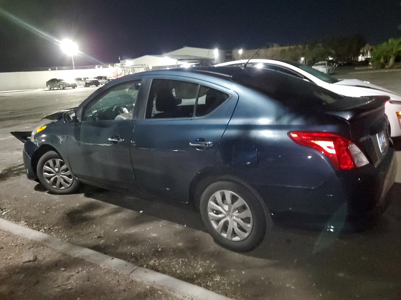 2015 NISSAN VERSA