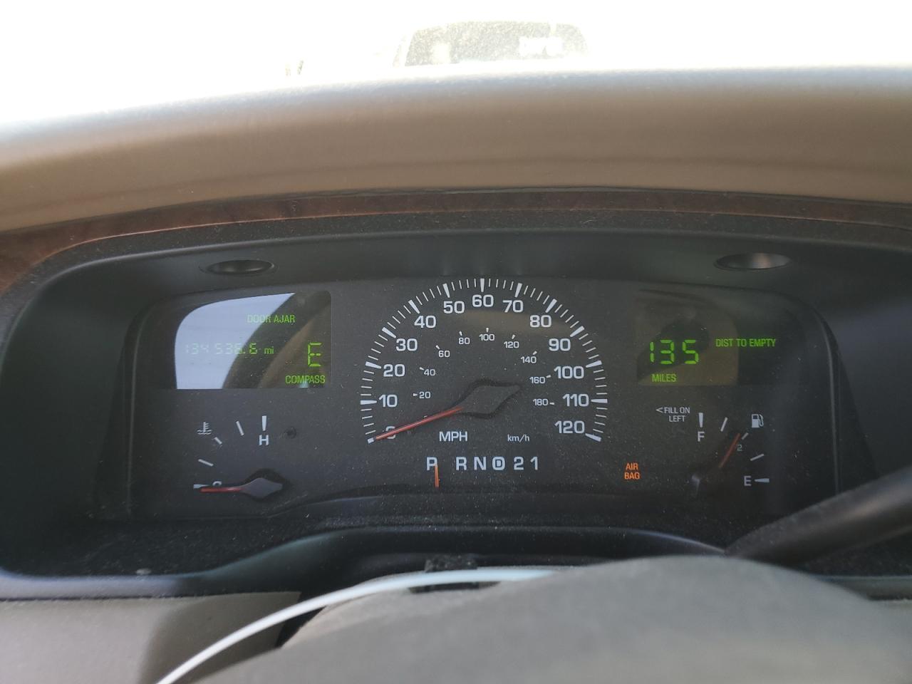 2000 LINCOLN Town Car