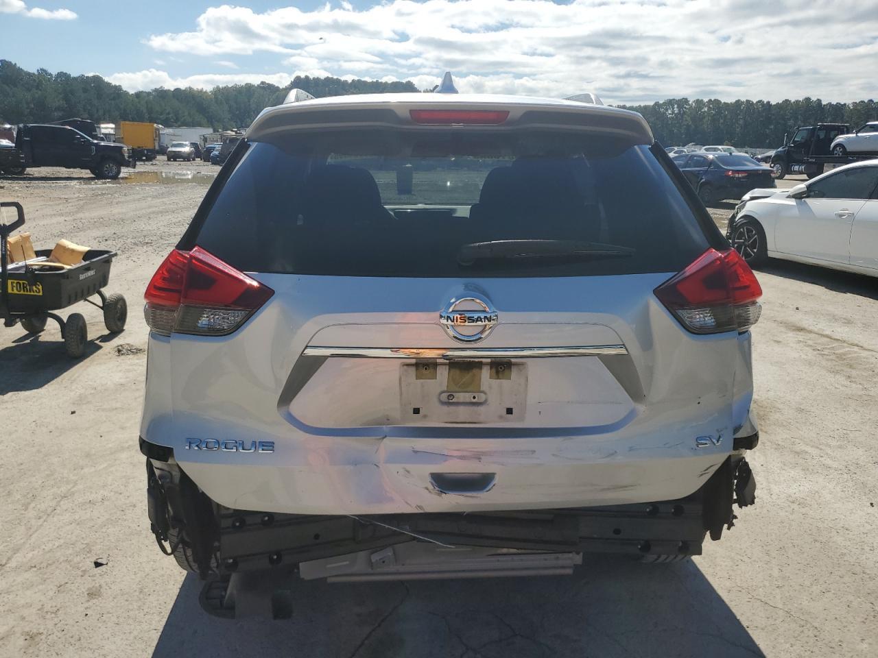 2017 NISSAN ROGUE