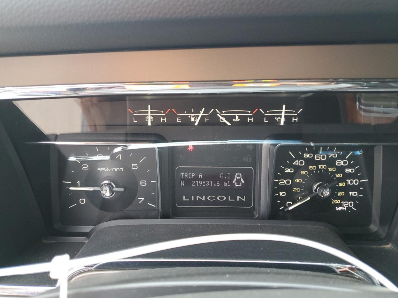 2011 LINCOLN Navigator