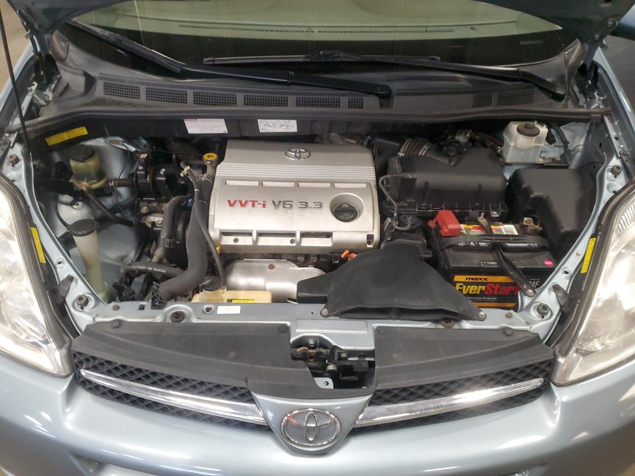 2005 TOYOTA SIENNA