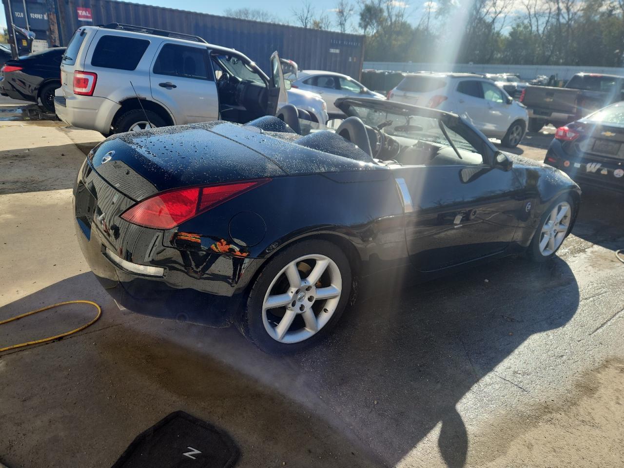 2005 NISSAN Z