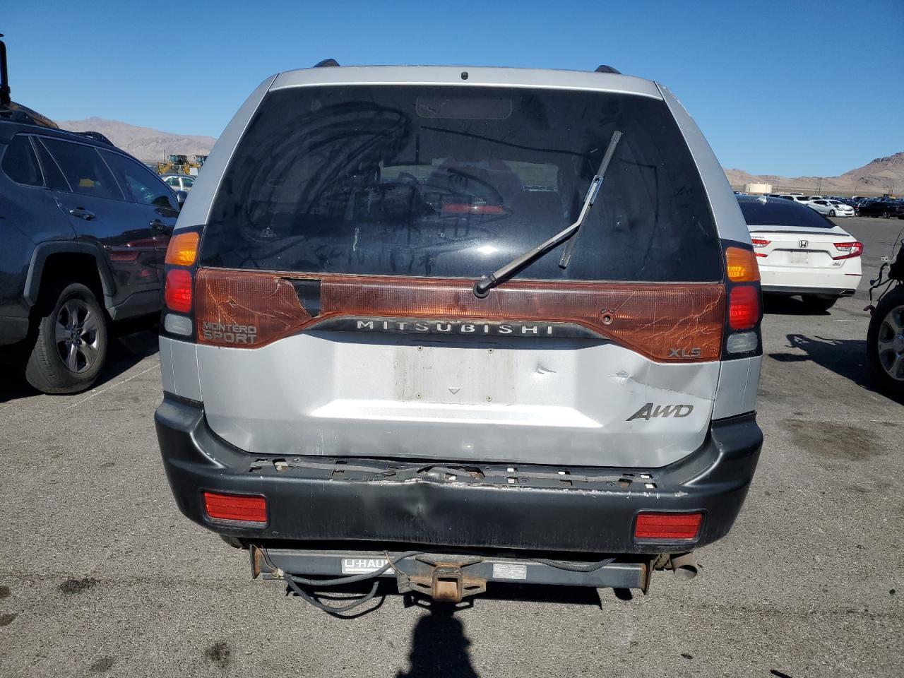 2003 MITSUBISHI Montero