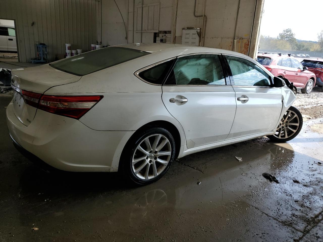 2013 TOYOTA Avalon