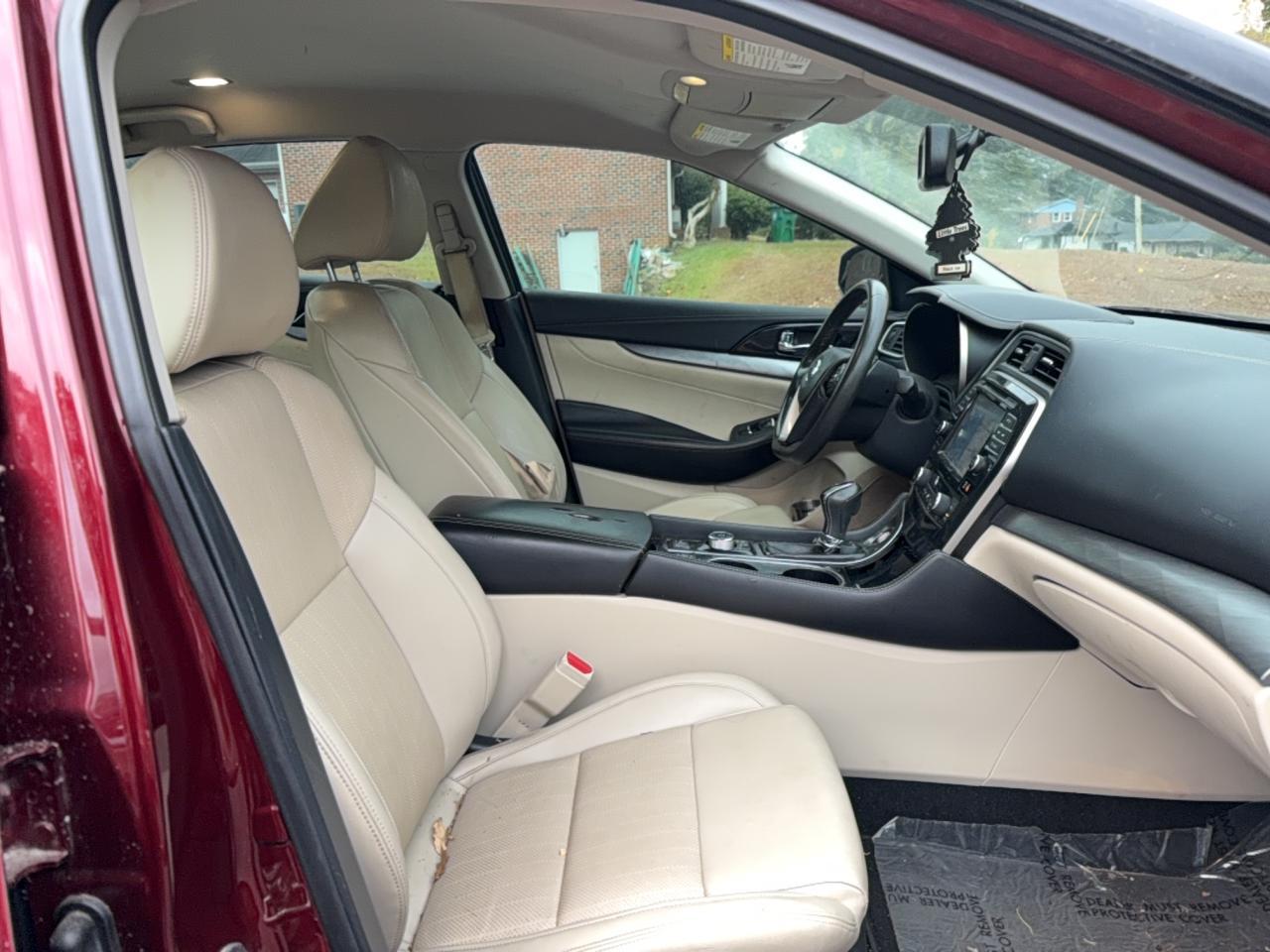 2017 NISSAN Maxima