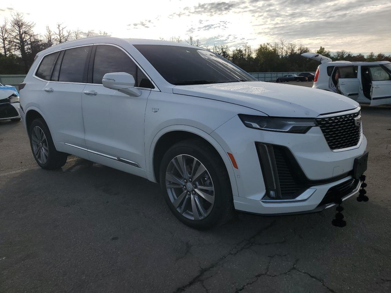 2022 CADILLAC XT6