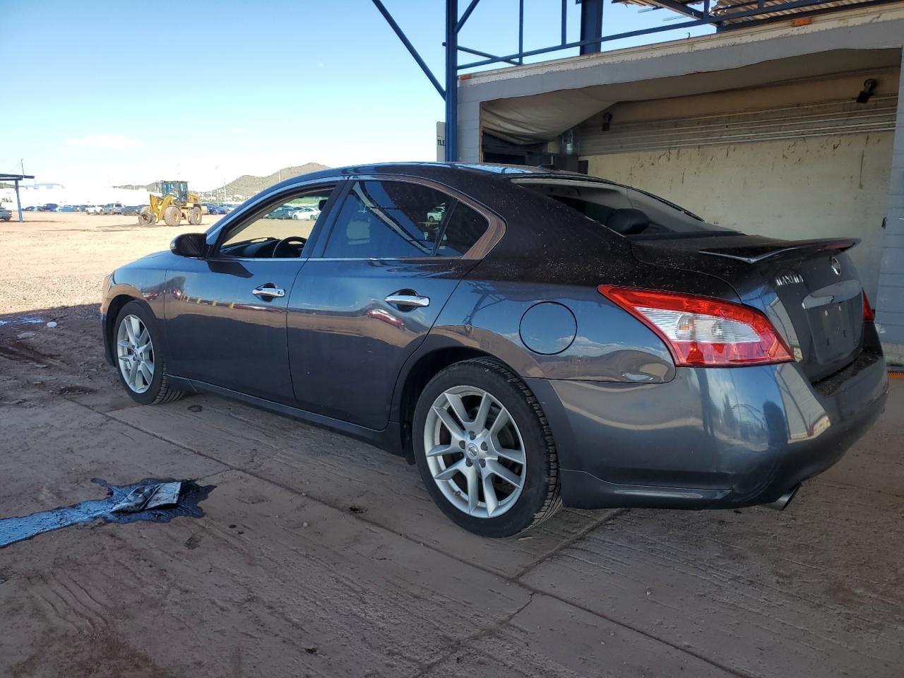 2010 NISSAN Maxima