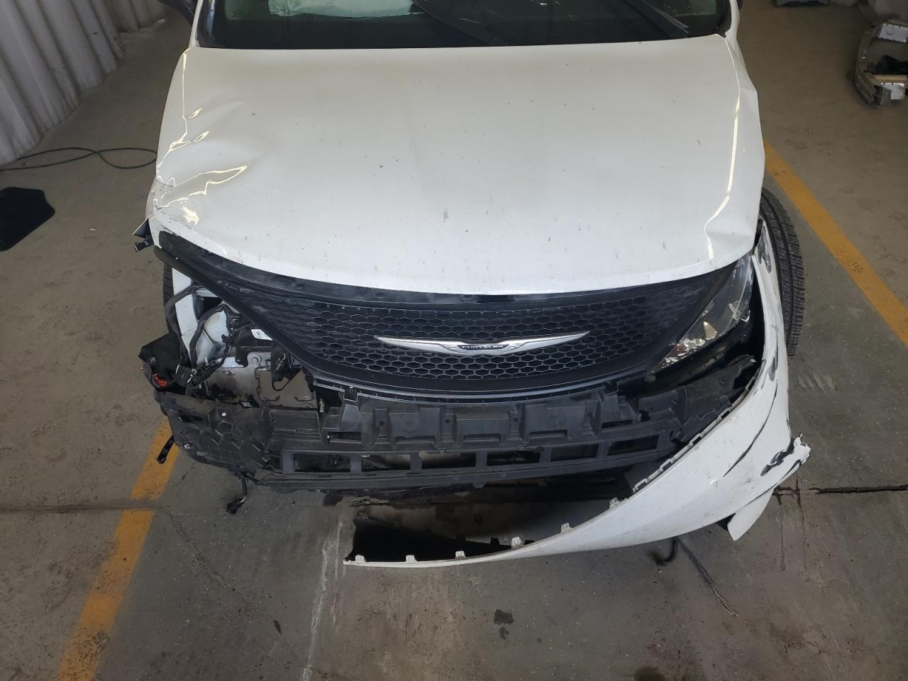 2024 CHRYSLER Voyager