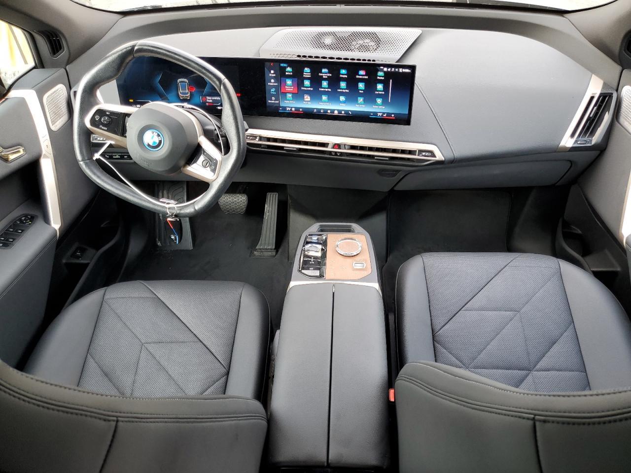 2024 BMW iX
