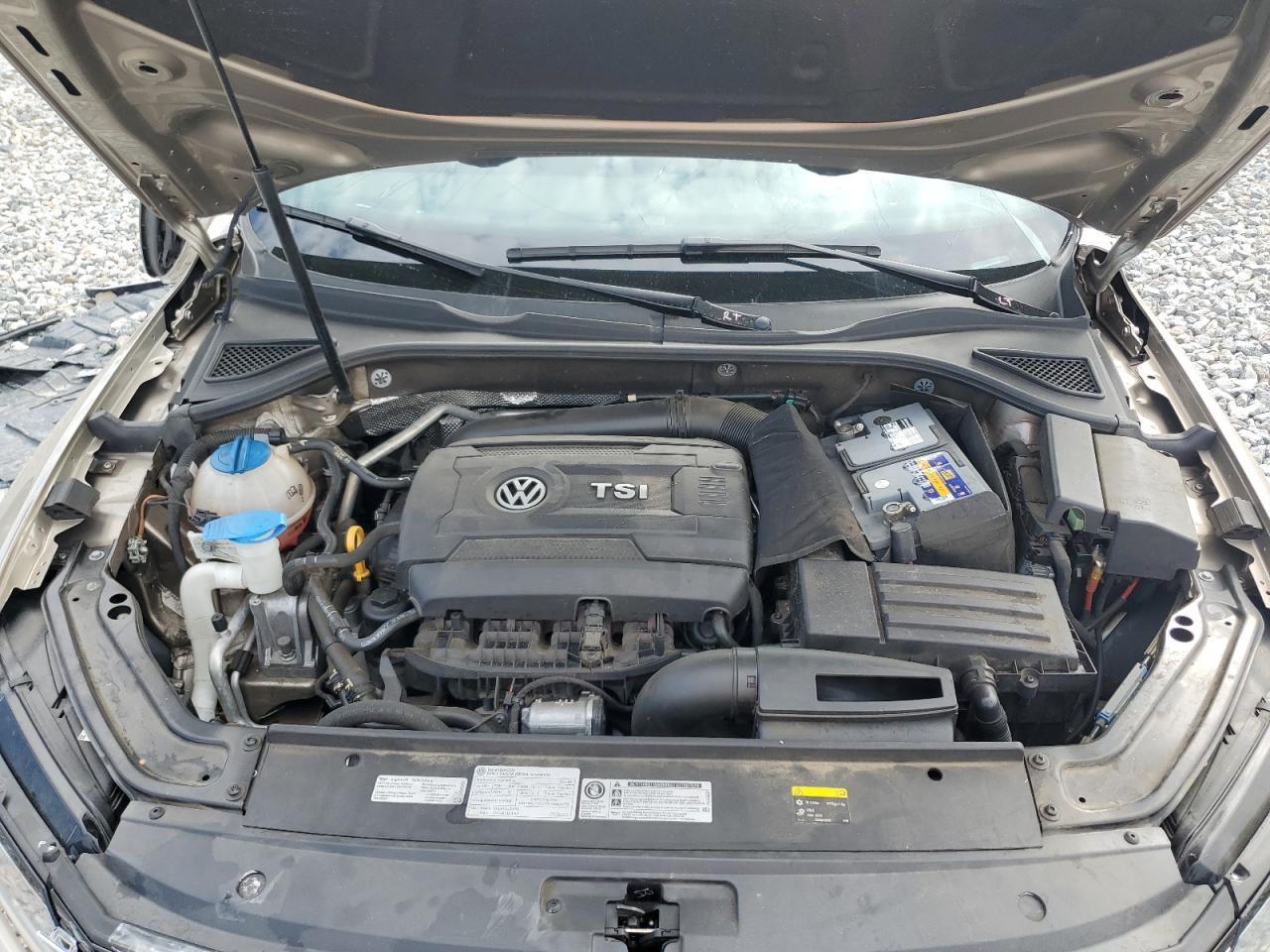 2016 VOLKSWAGEN Passat