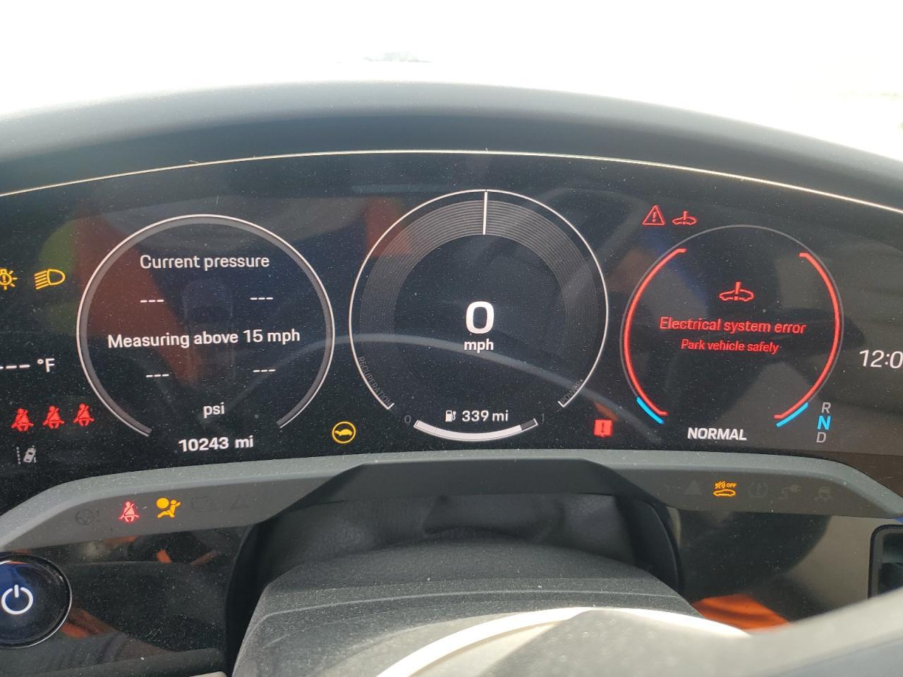 2025 PORSCHE Taycan