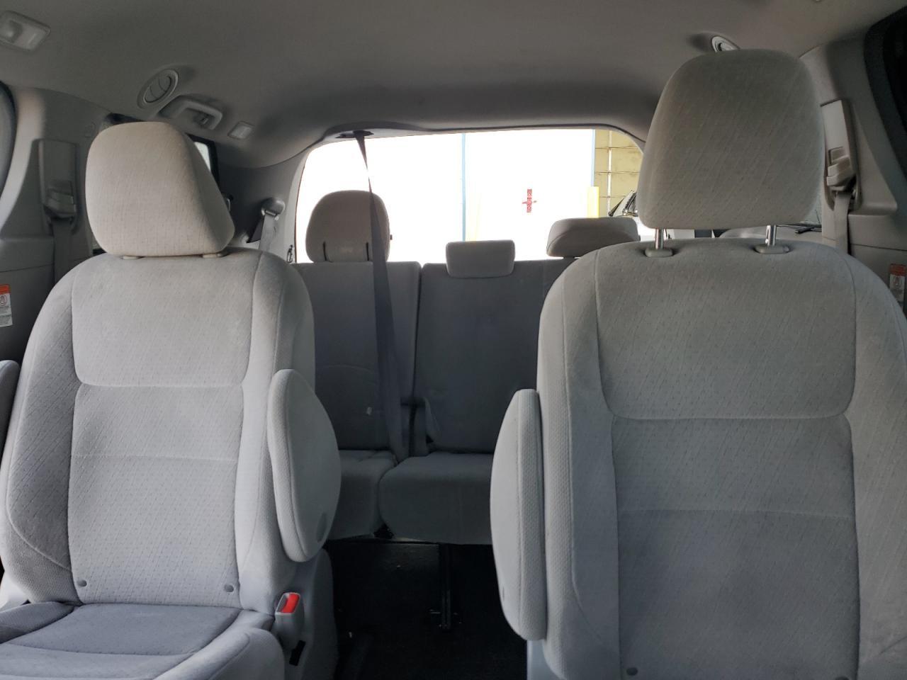 2015 TOYOTA SIENNA
