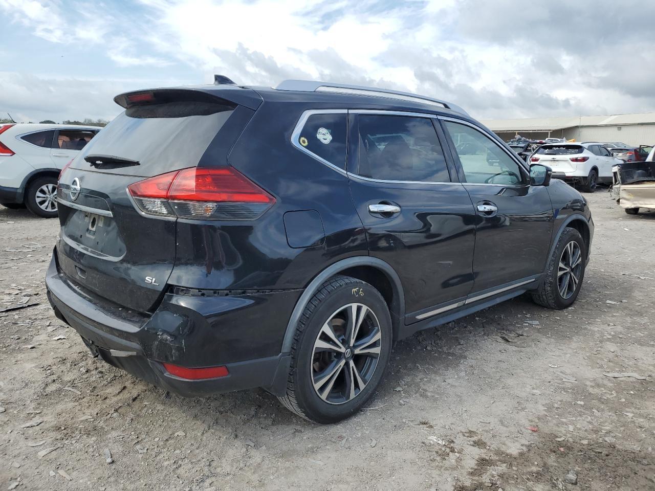 2017 NISSAN ROGUE