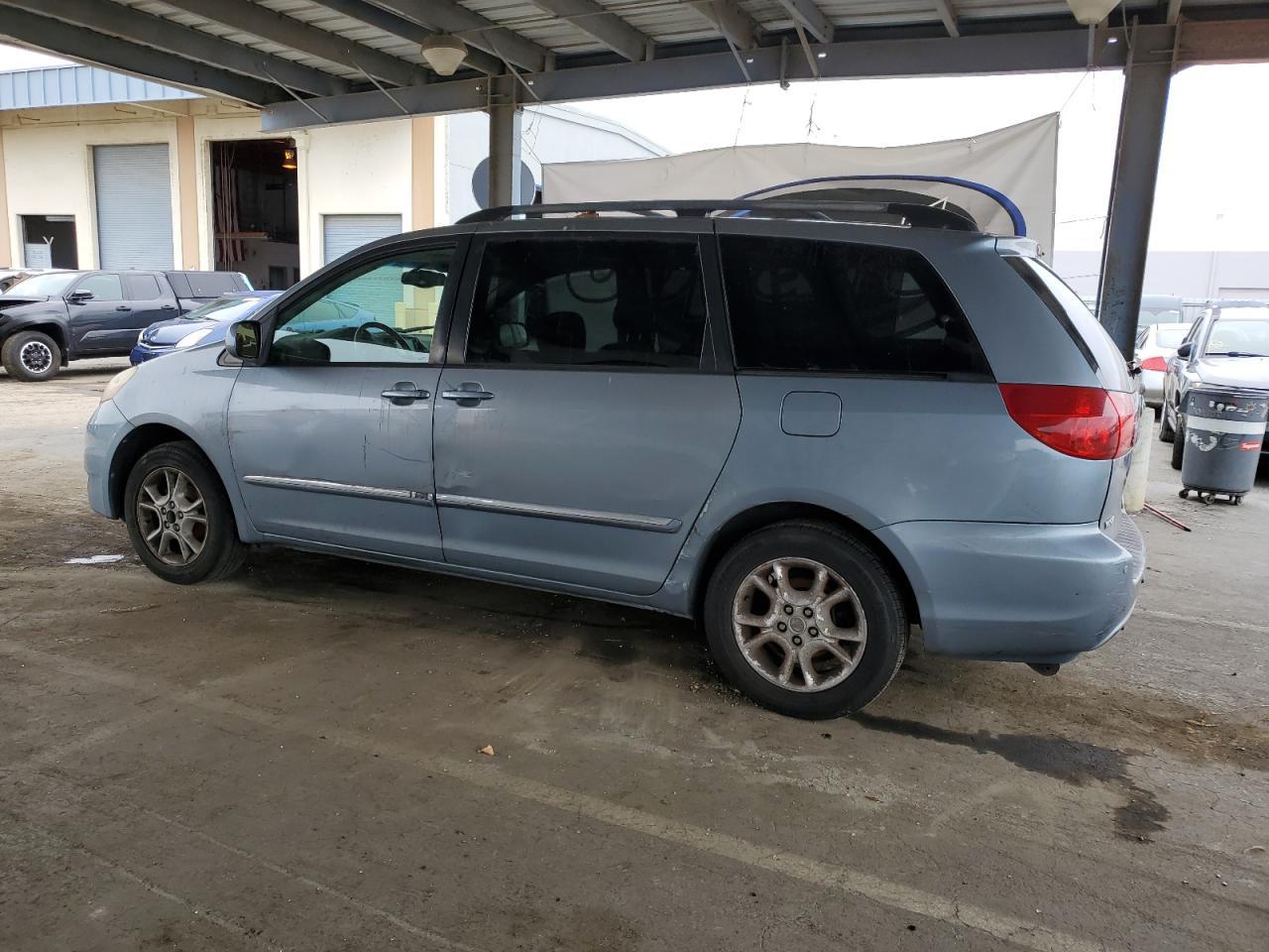 2006 TOYOTA SIENNA
