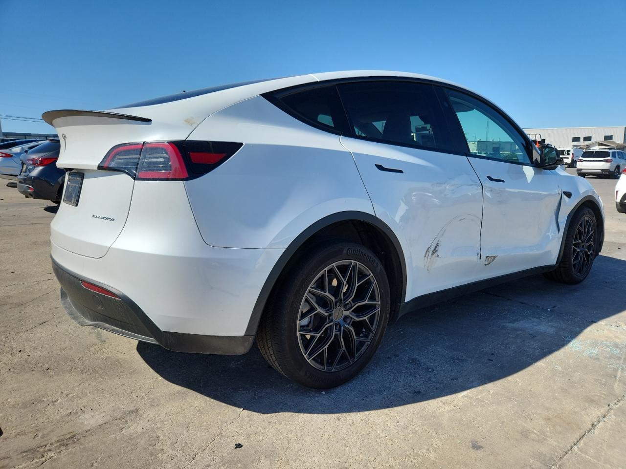 2025 TESLA MODEL Y