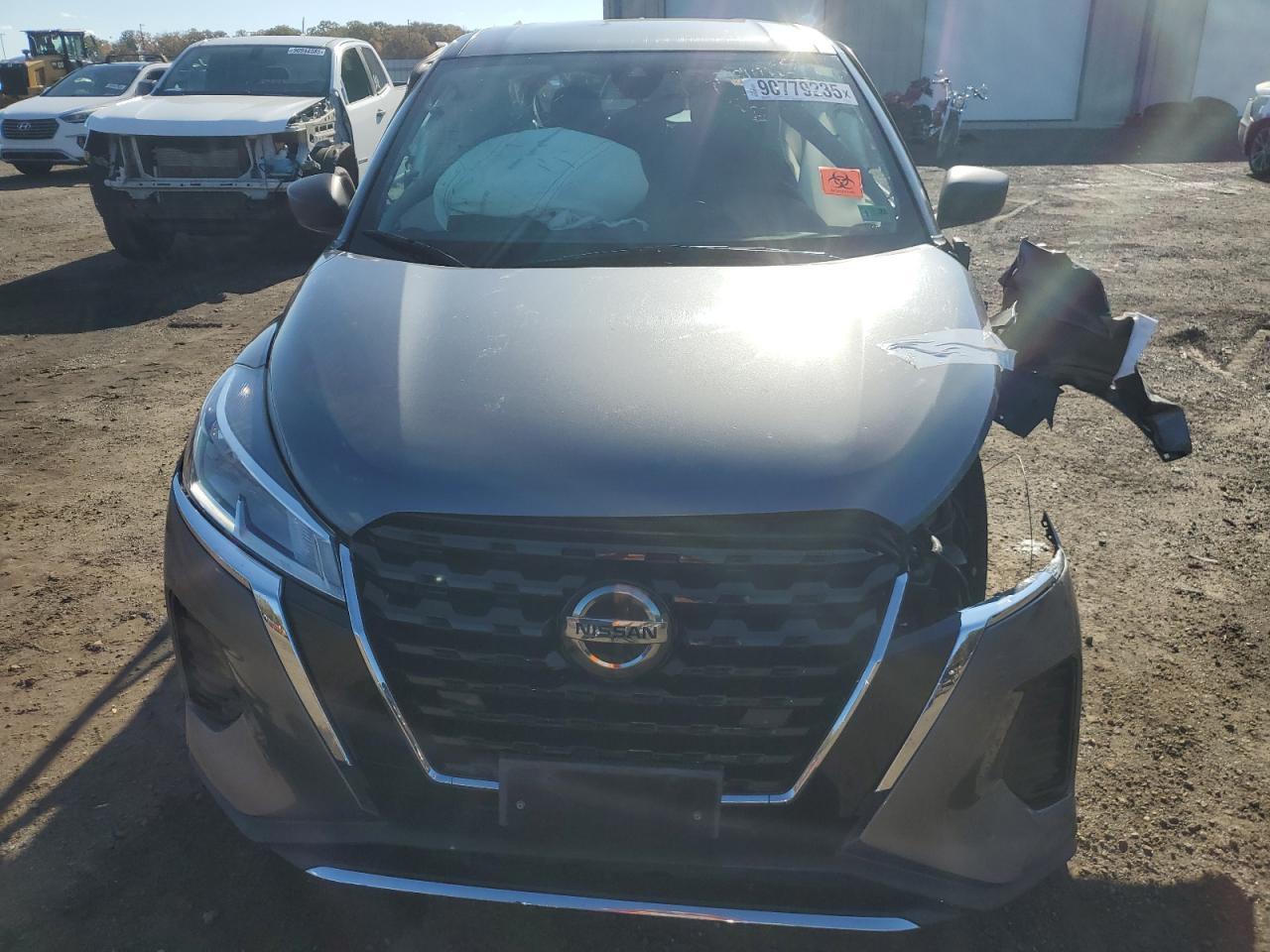 2021 NISSAN KICKS