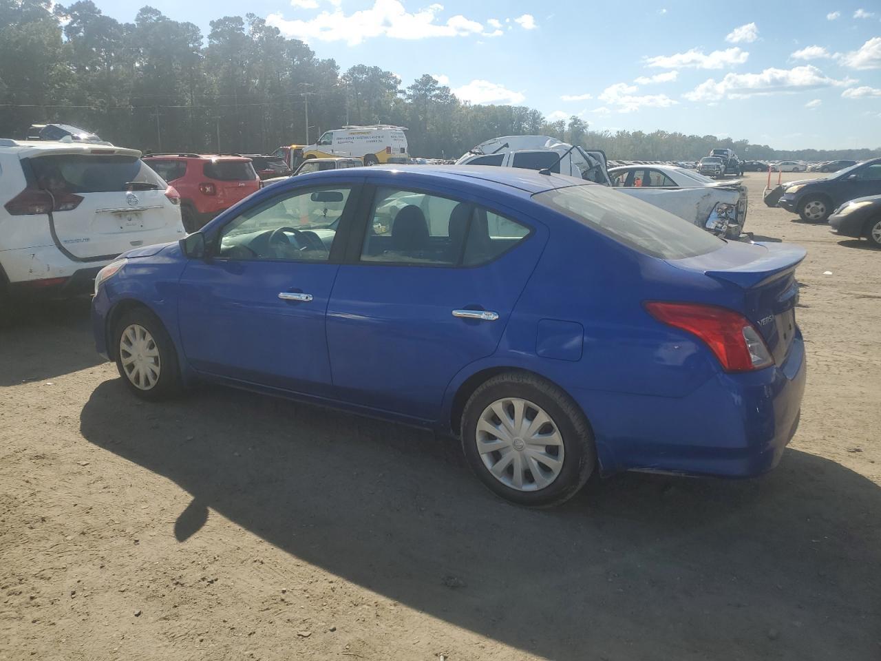 2017 NISSAN VERSA