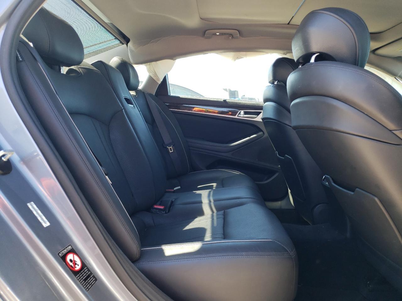 2015 HYUNDAI GENESIS