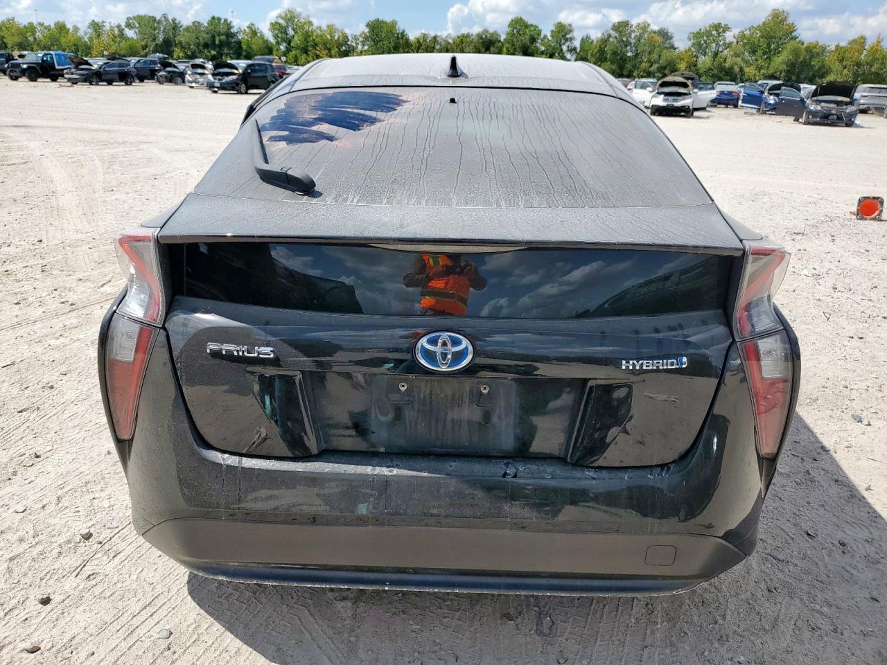 2016 TOYOTA PRIUS