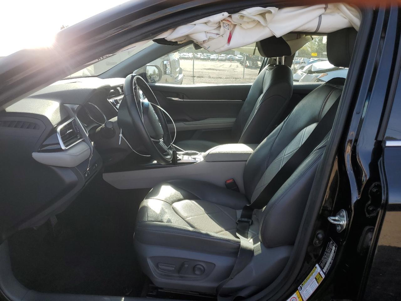 2018 TOYOTA CAMRY