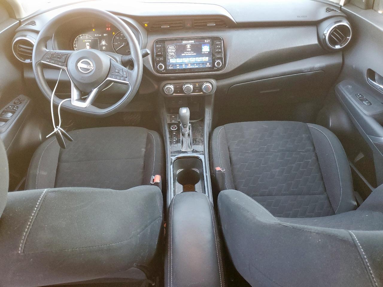 2024 NISSAN KICKS
