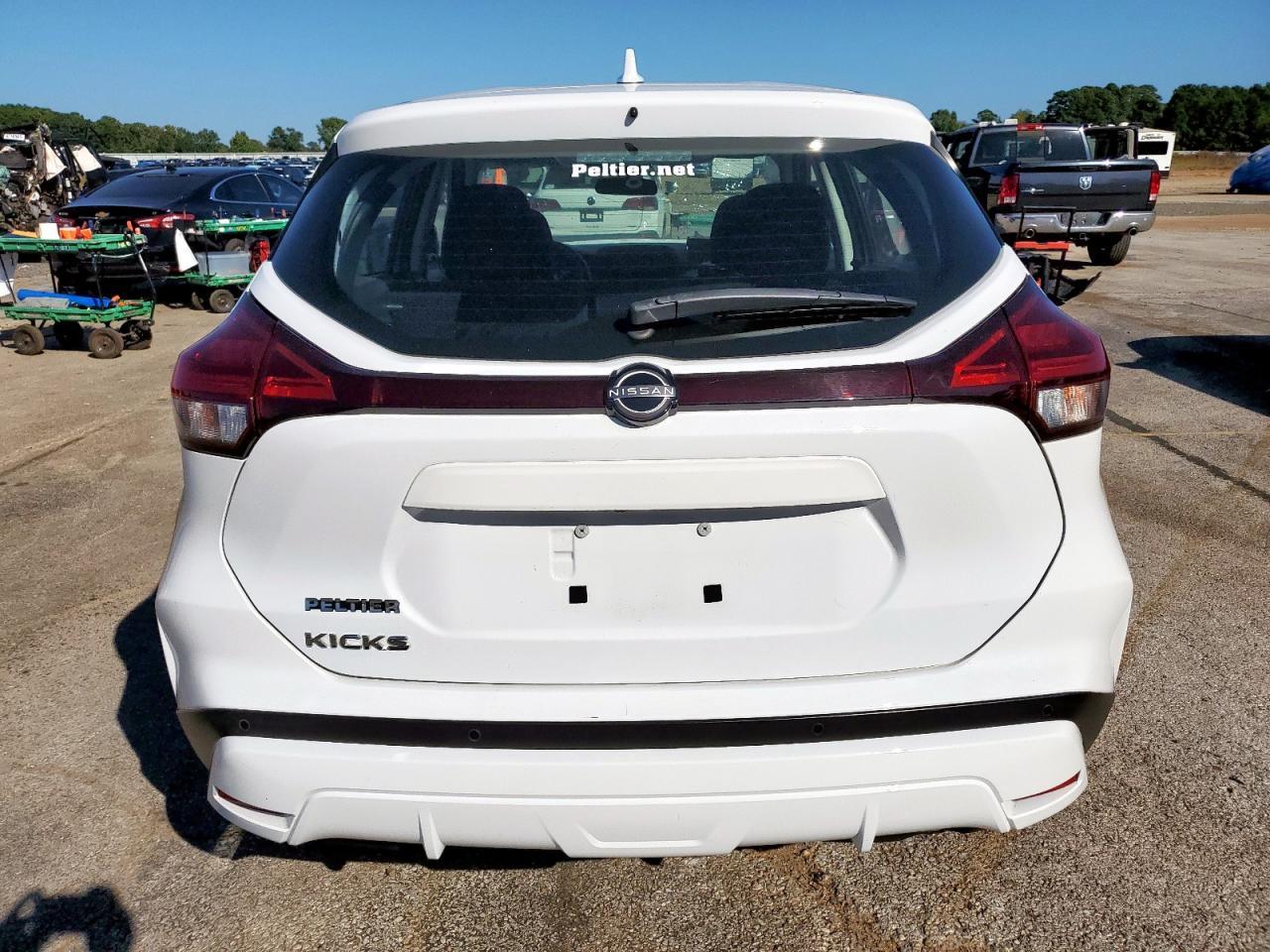 2023 NISSAN KICKS