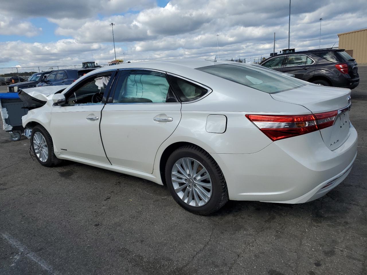 2014 TOYOTA Avalon