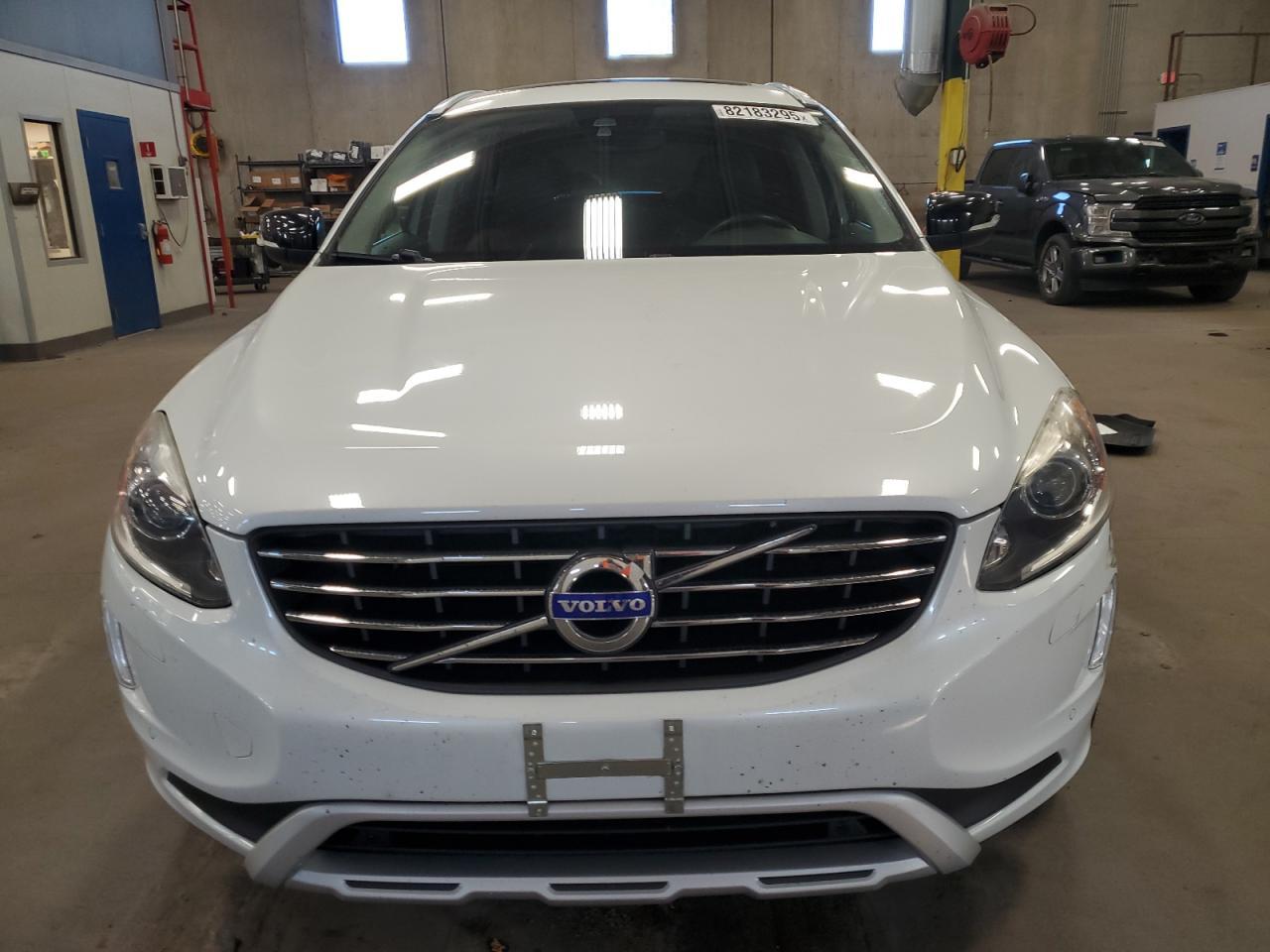 2017 VOLVO XC60