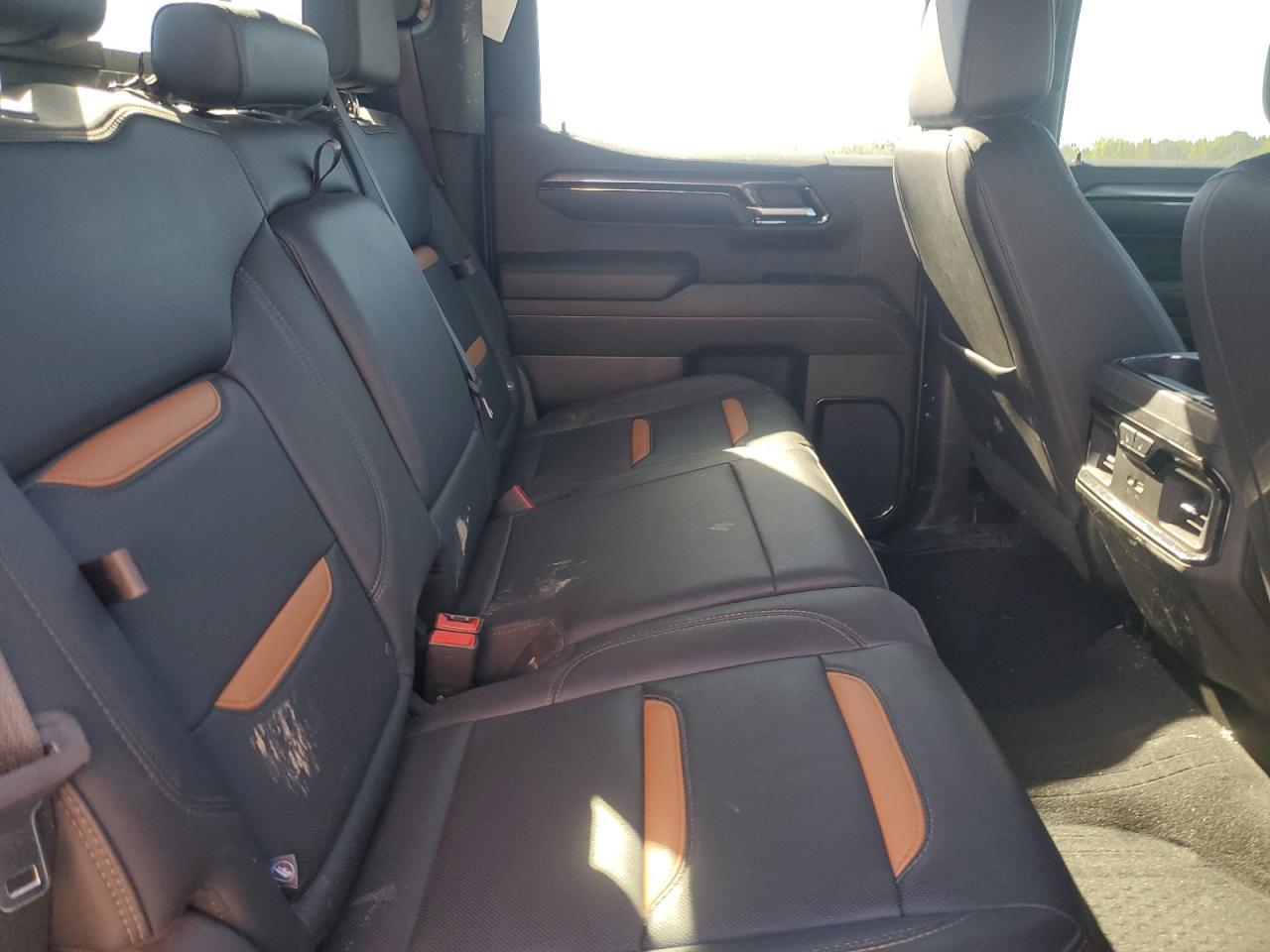 2024 GMC Sierra