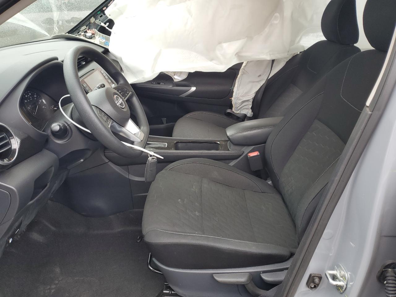 2024 NISSAN KICKS