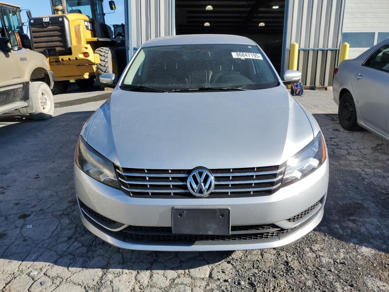 2015 VOLKSWAGEN Passat