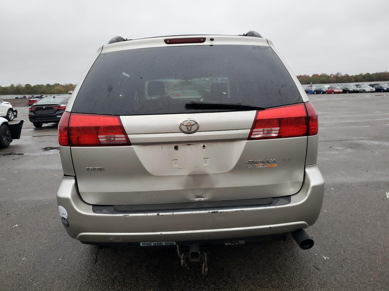2004 TOYOTA SIENNA
