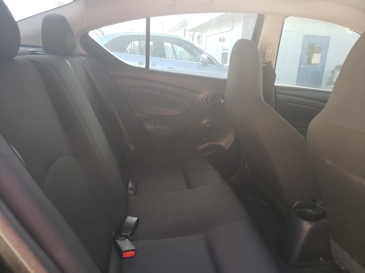 2017 NISSAN VERSA