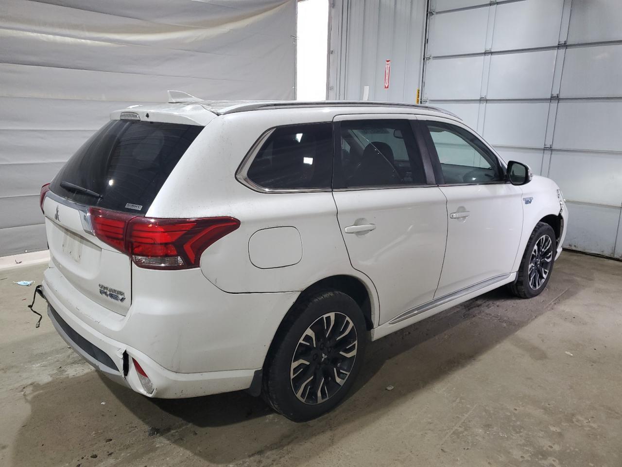 2018 MITSUBISHI outlander
