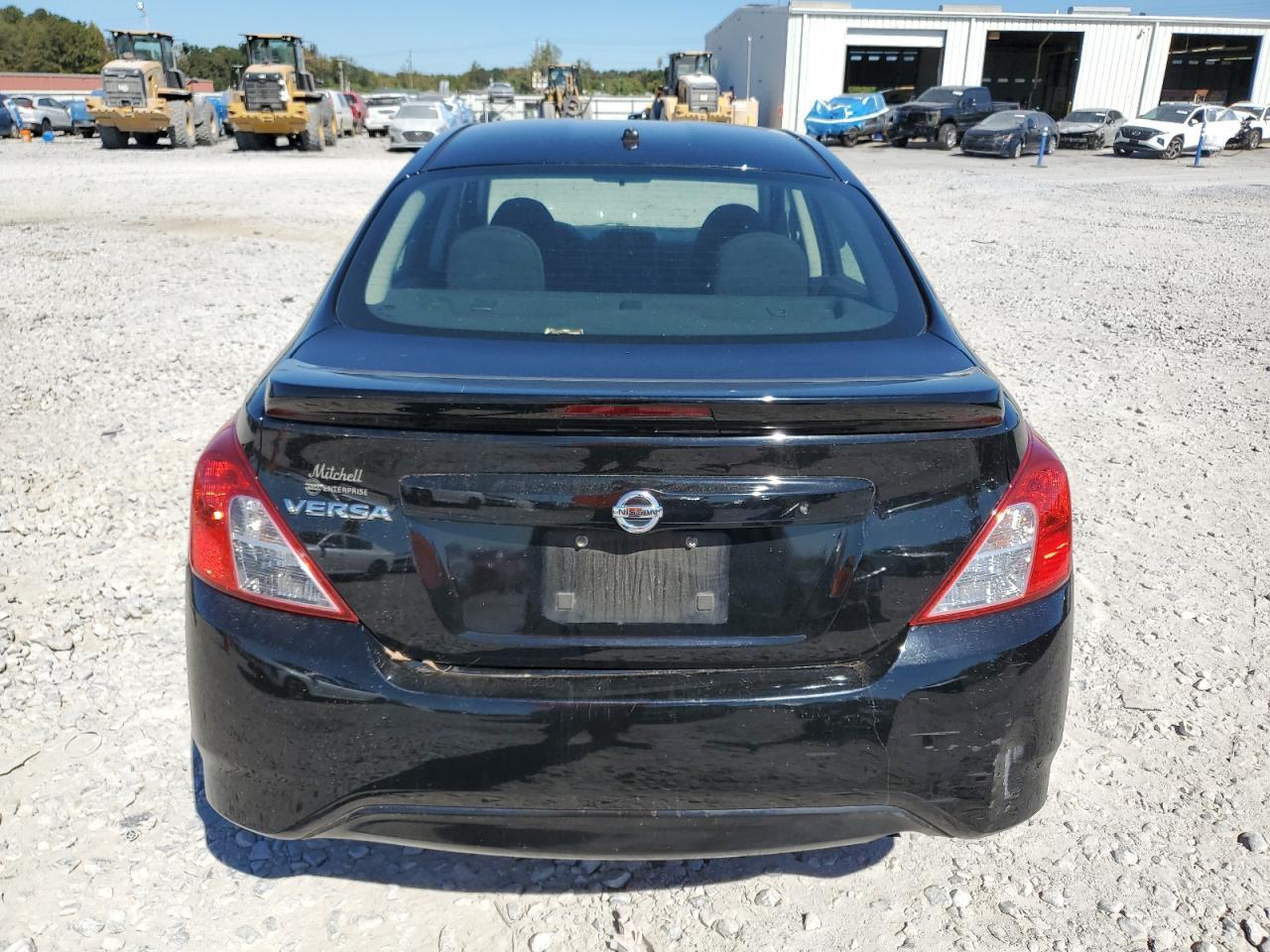 2018 NISSAN VERSA