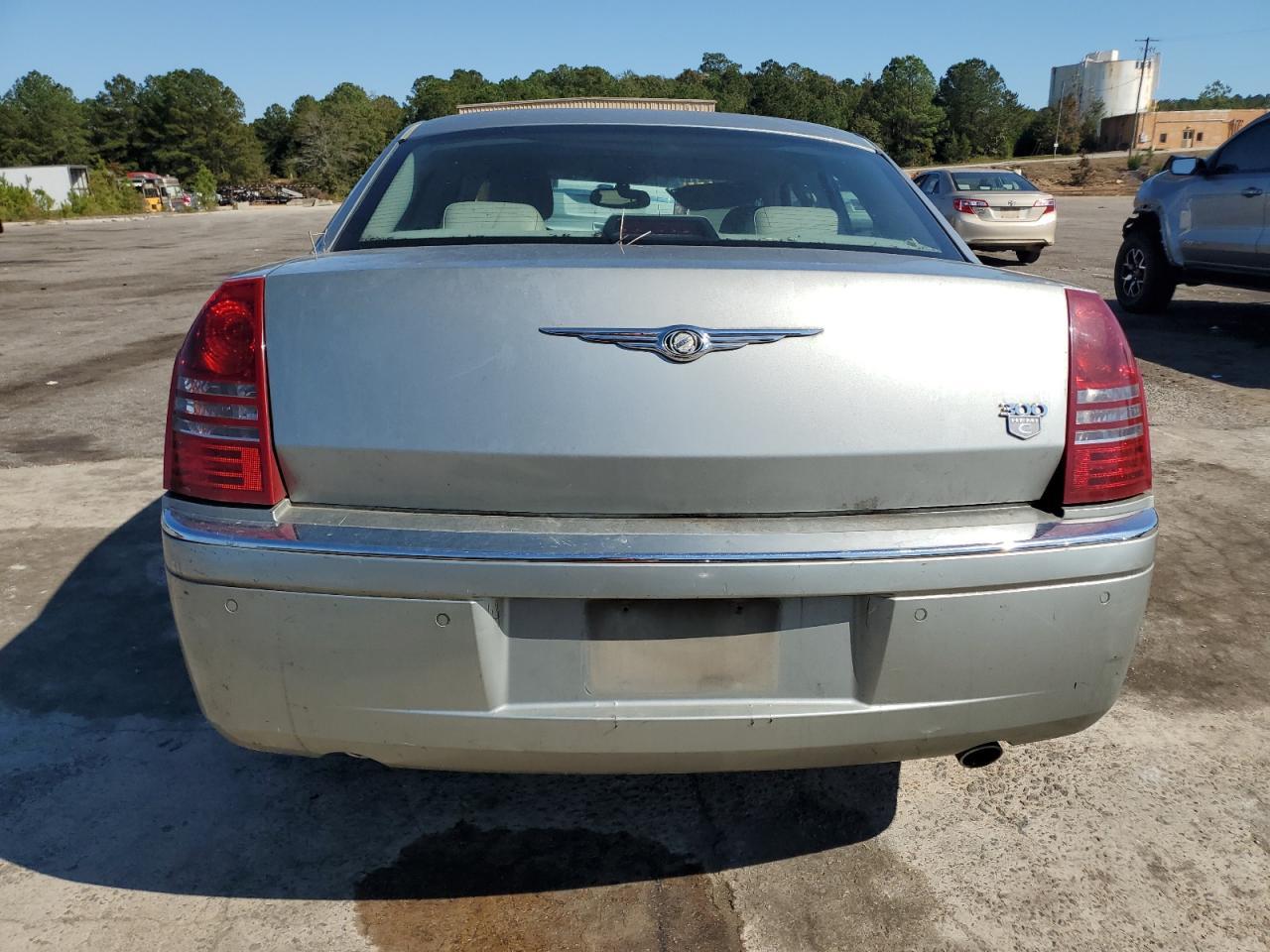 2005 CHRYSLER 300