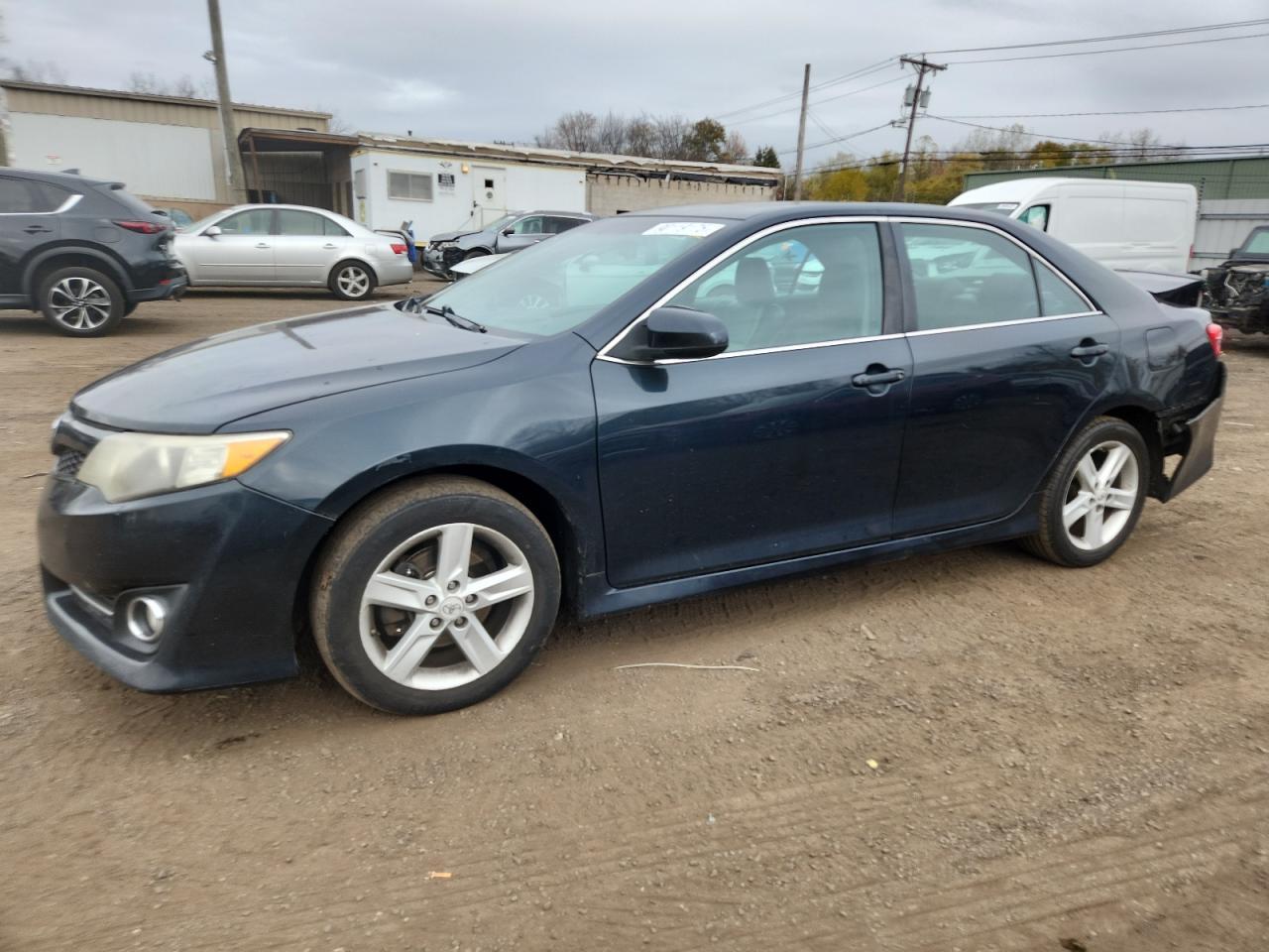 2013 TOYOTA CAMRY