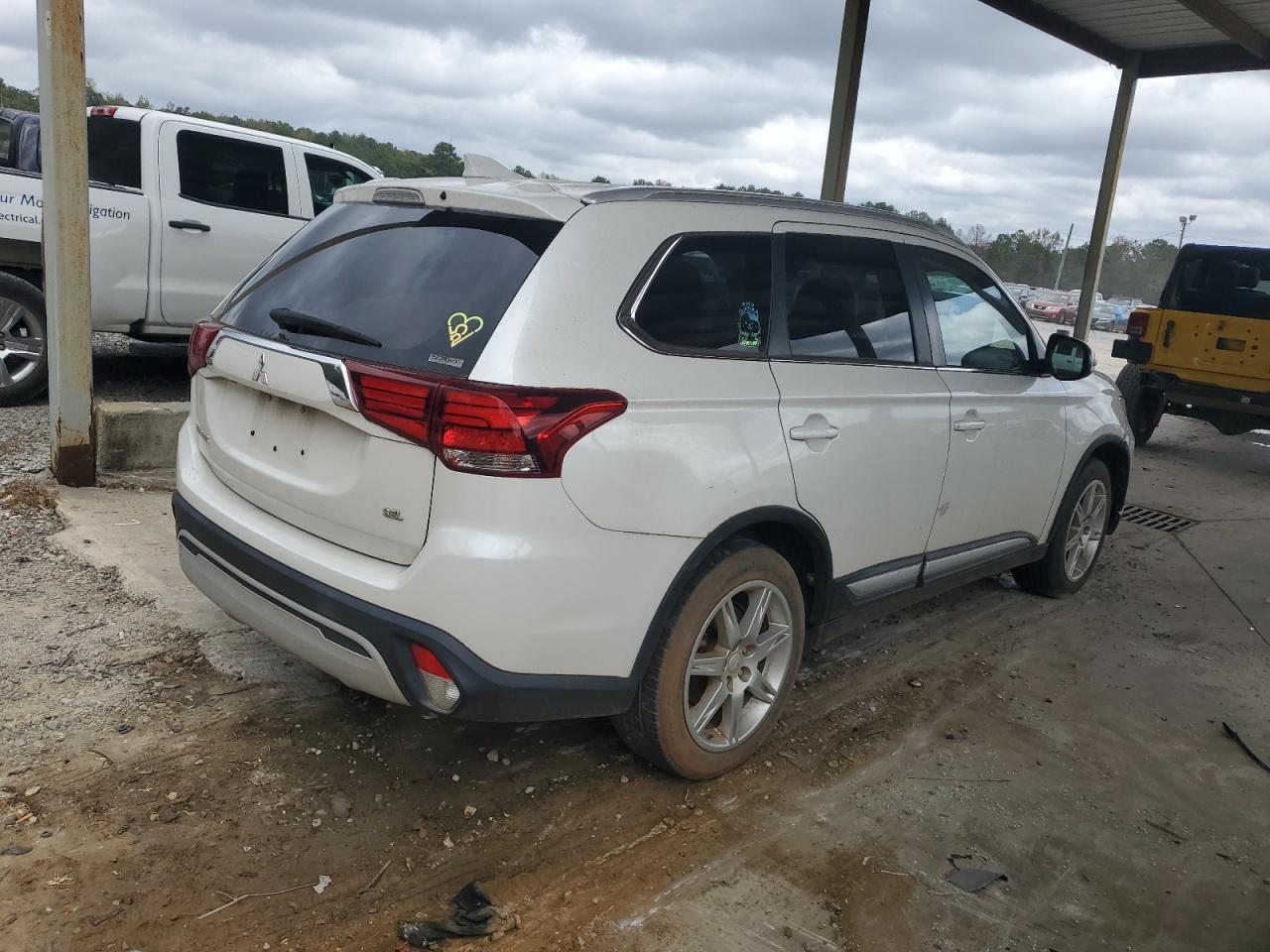 2020 MITSUBISHI outlander