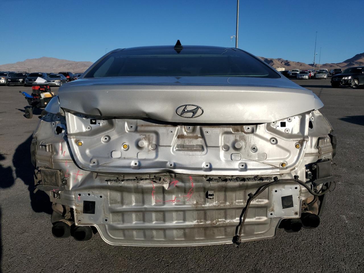 2015 HYUNDAI GENESIS