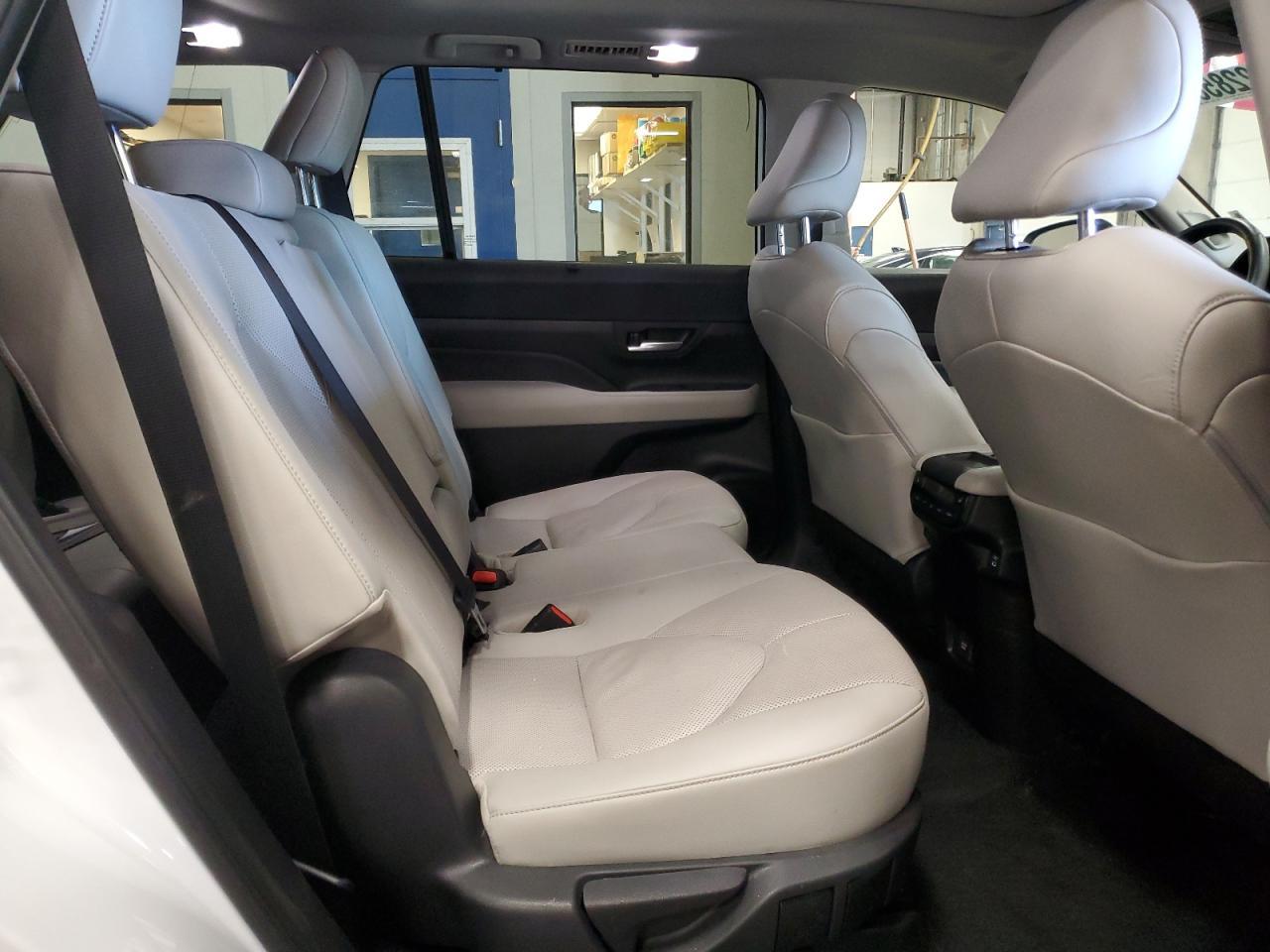 2024 TOYOTA HIGHLANDER