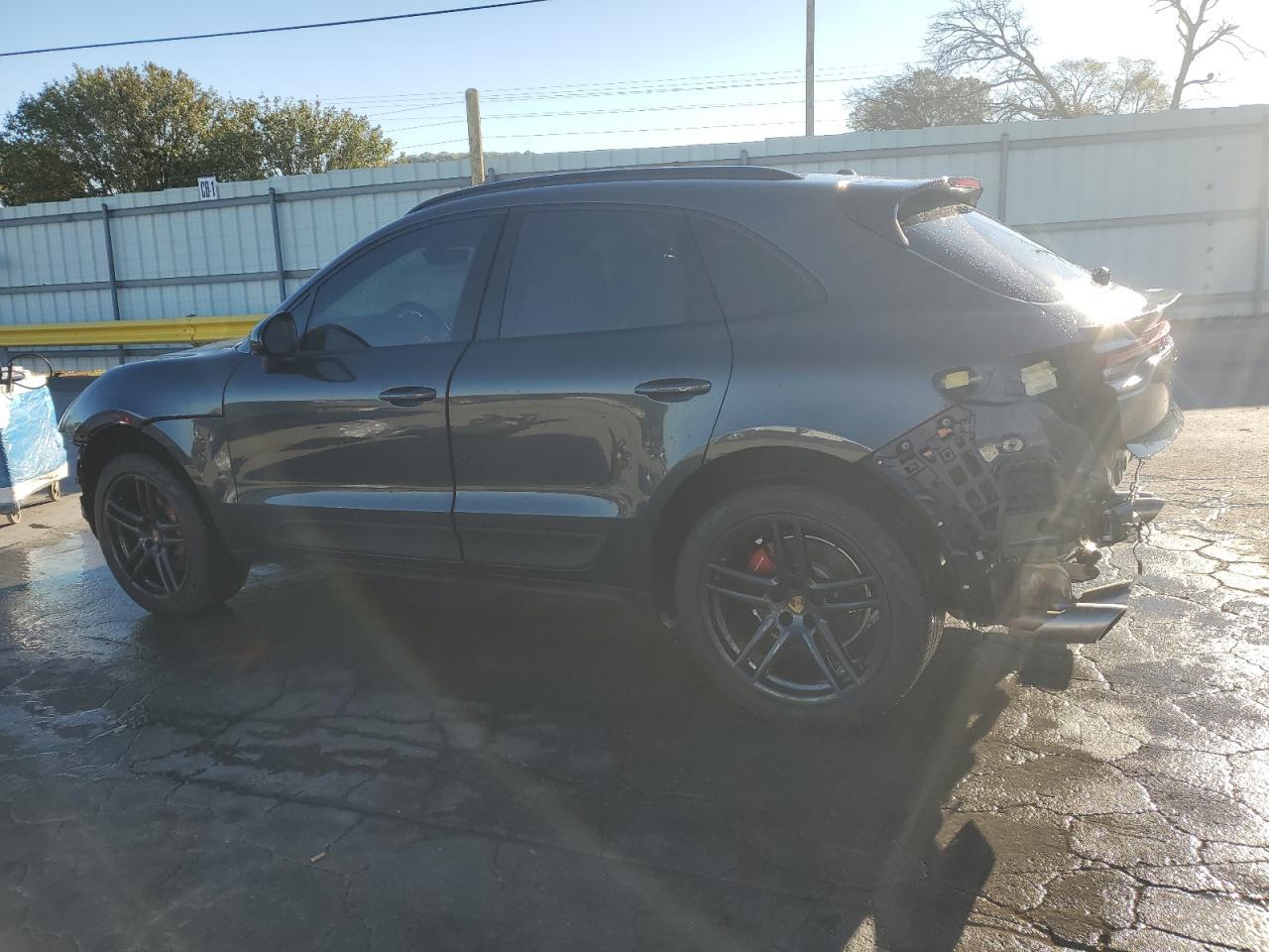 2021 PORSCHE Macan