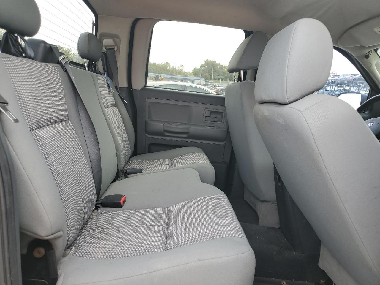 2010 DODGE Dakota