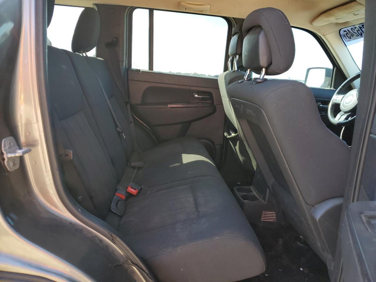 2012 JEEP Liberty