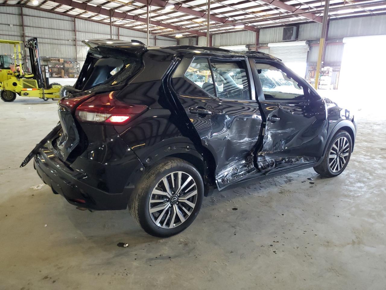 2022 NISSAN KICKS