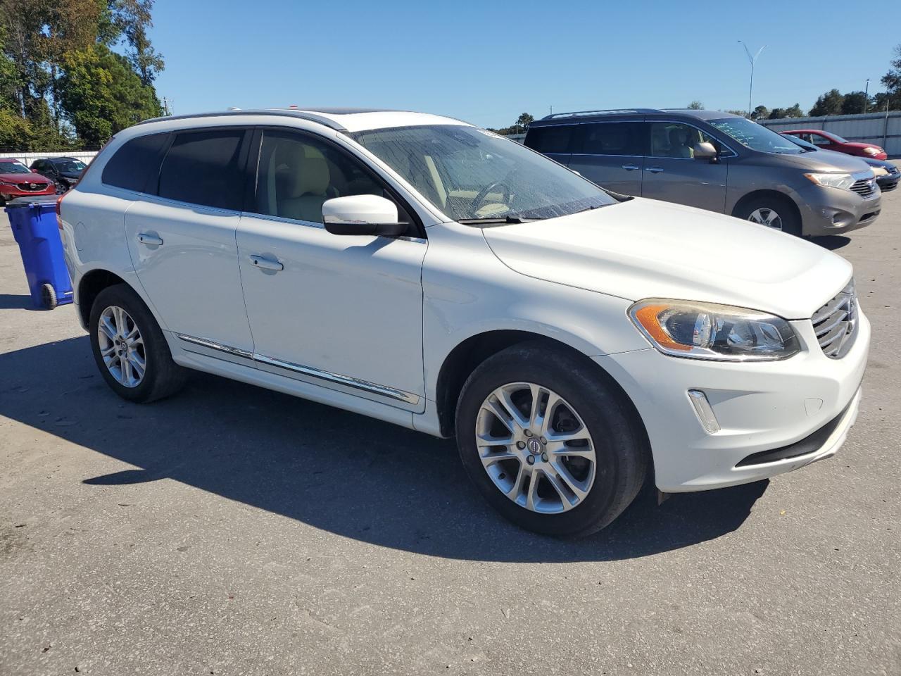 2016 VOLVO XC60