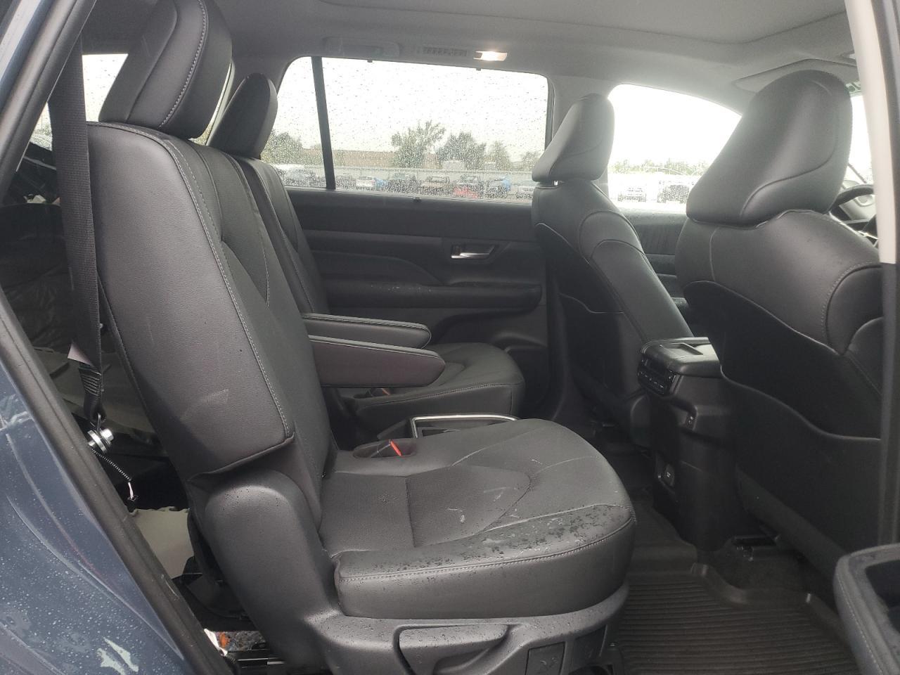 2024 TOYOTA HIGHLANDER